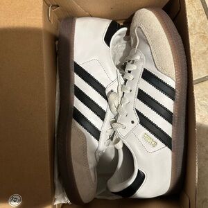 Adidas Samba Leather Sneakers in White, Black and Gum size 5 in boys